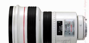 Canon EF 200 mm f/1.8L USM