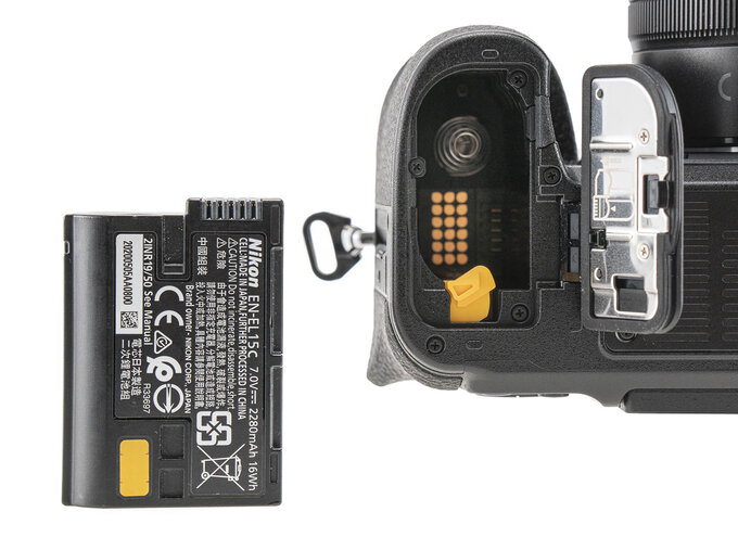 Nikon Z6 III - test trybu filmowego - Budowa i ergonomia