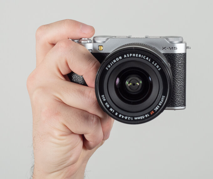 Fujifilm X-M5 - Uytkowanie i ergonomia