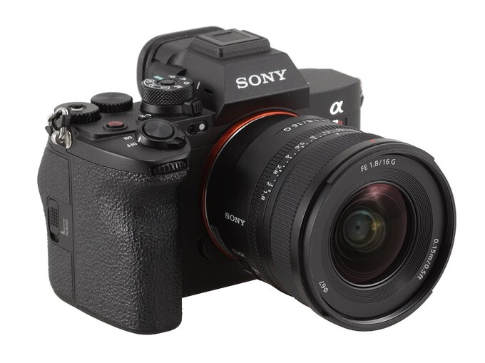 Sony FE 16 mm f/1.8 G - Wstp