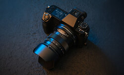 Zhongyi Optics Pittura 30 mm f/2.4 Zhongyi Optics Pittura 30 mm f/2.4
